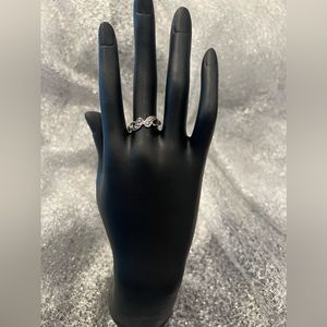 NEW: Elegant Vintage Stackable Style Finger Jewelry Decor